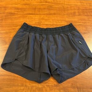 Lululemon Track That Short Sz 6